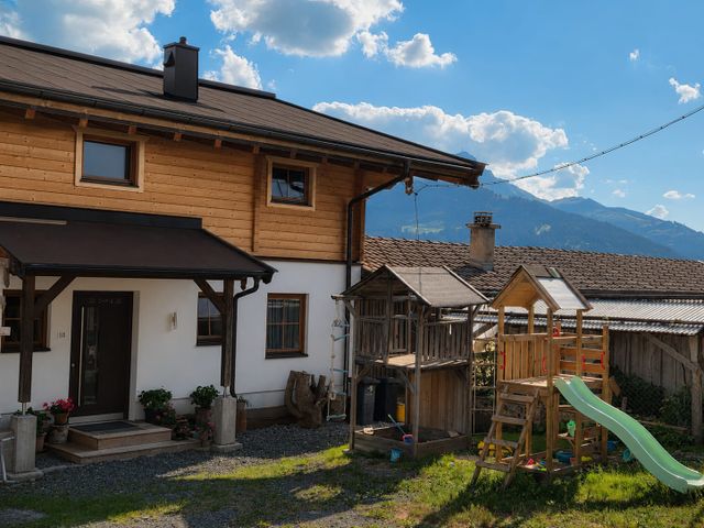 Ferienwohnungen Hausbacher